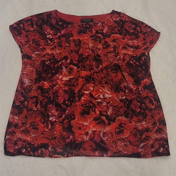 Red floral blouse - Picture 2 of 2